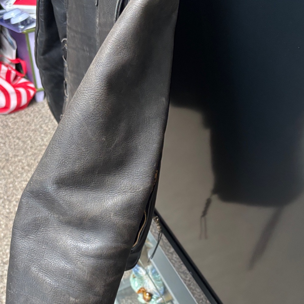 California Creations Women's Black Leather Jacket - Picture 9 of 15